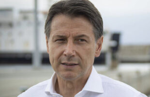 MELONI SFIDUCIATA DALLA MAGGIORANZA: SI DIMETTA SUBITO.