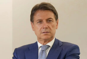 CON NOI AL GOVERNO VIA TUTTE LE NORME VERGOGNA