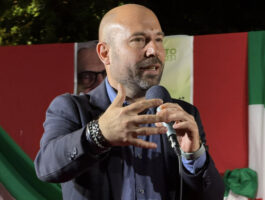 MENTRE IL PAESE AFFONDA IL GOVERNO PENSA ALLA SUA SOPRAVVIVENZA