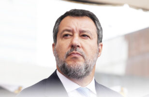 QUALCUNO STA ALIMENTANDO ODIO VERSO CHI INDOSSA UNA DIVISA