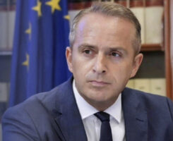 ATTENTATO RANUCCI: LA RAI LO ALLONTANA, LA POLITICA VUOLE RIDURGLI LA SCORTA