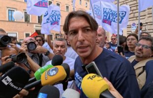 Vogliono escluderci dalle elezioni con la legge “salva casta”