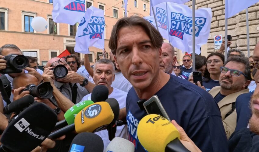 Vogliono escluderci dalle elezioni con la legge “salva casta”