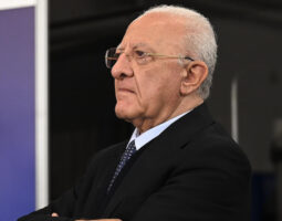 Pseudo tifosi girati di spalle per Mazzola: ci voleva il Daspo a vita