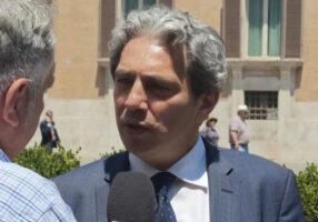 Meloni ma un po di vergogna non la provi?