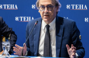 Ministro Crosetto, parlate di pace ma coprite la guerra di Trump