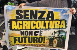“Quaranta pullman fermati e dirottati per non farli arrivare a Roma”