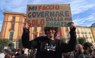 Studenti e lavoratori in piazza: Basta carovita