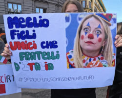 Corteo a Napoli contro il carovita, i salari bassi e la guerra