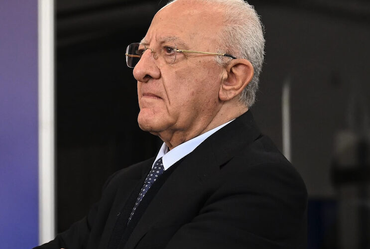 Youssef, “una testa di sedano dietro una faccia da pirla”