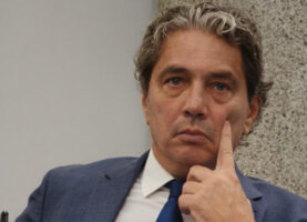Chiesto l’arresto in Sicilia per l’uomo scelto da Carlo Calenda