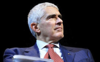 Dopo 44 anni Pier Ferdinando Casini lascia la politica