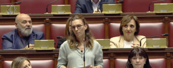 Il governo Meloni decide a secondo di come la pensa Washington, Tel Aviv, Berlino e Bruxelles