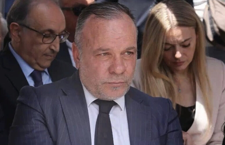 Porto la rabbia di agricoltori e autotrasportatori in parlamento