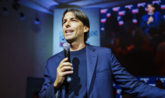 Vincenzi’, tu sei la cintura nera del paraculismo politico italiano